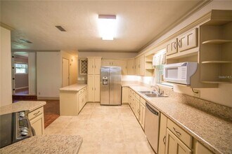 1009 NW 39th Dr in Gainesville, FL - Building Photo - Building Photo