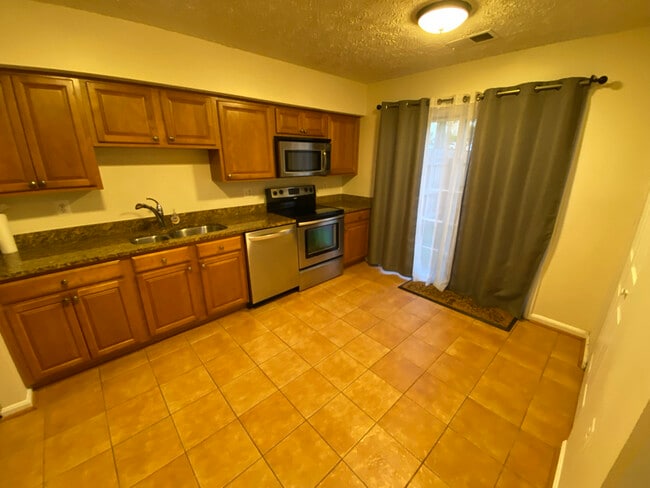 14002 Walter Bowie Ln in Centreville, VA - Building Photo - Building Photo