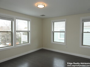 476 Fulton St, Unit 1 in Medford, MA - Building Photo - Building Photo