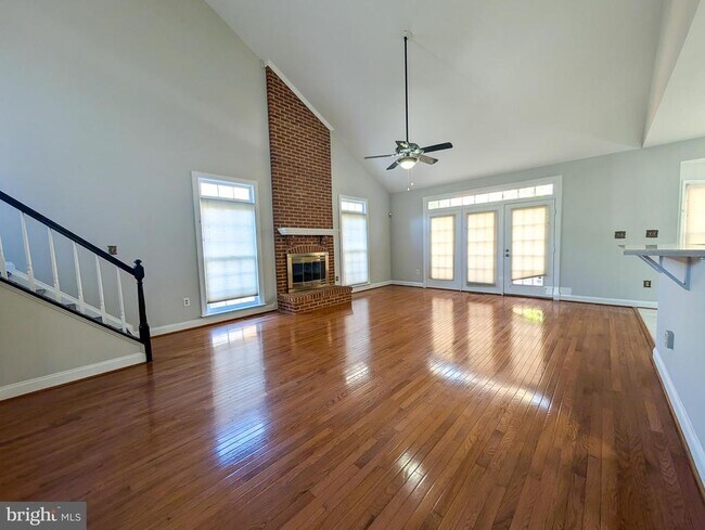 6441 Lake Meadow Dr in Burke, VA - Building Photo - Building Photo