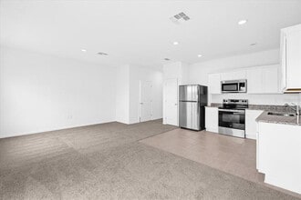 5942 Chestnut Grv Pl in St. Cloud, FL - Foto de edificio - Building Photo