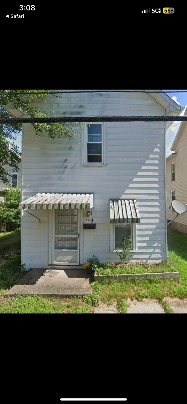 property at 305 Allen Ln SE