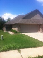 1334-1334B Clinic Ln in Greenwood, AR - Building Photo