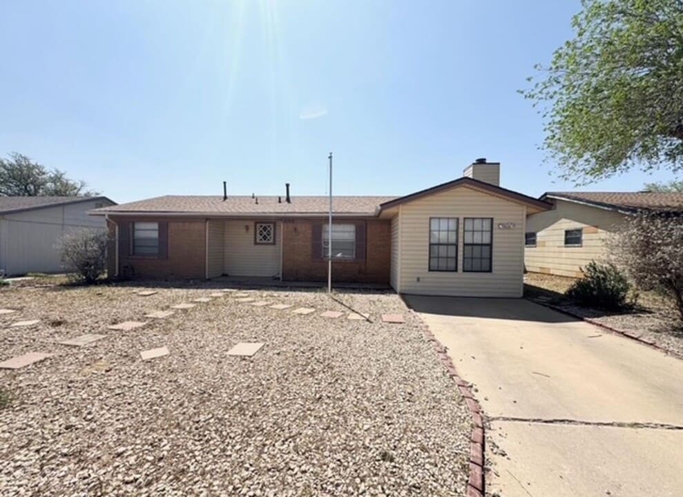 4705 Crockett Ave in Midland, TX - Building Photo