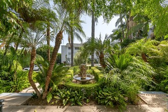 8491 Fountain Ave in West Hollywood, CA - Building Photo - Building Photo
