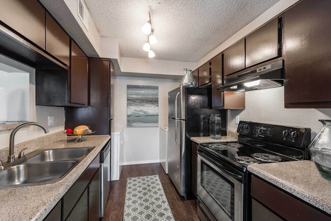 9401 Coventry Square Dr, Unit 710 in Houston, TX - Building Photo - Building Photo
