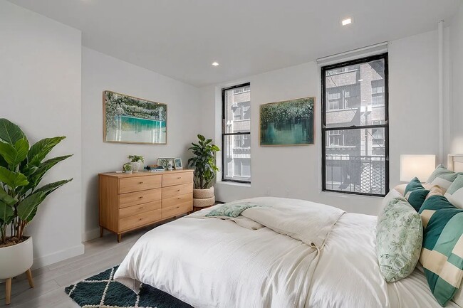 property at 314 W 39th St
