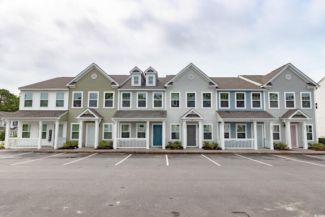 228 Crescent Wy in Little River, SC - Building Photo