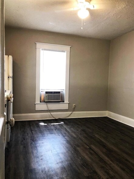 1113 S Park Ave, Unit 201 in Sanford, FL - Building Photo - Building Photo