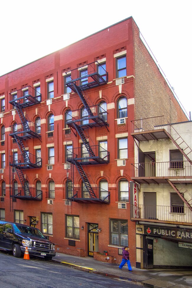 Lenox Hill in New York, NY - Foto de edificio - Building Photo