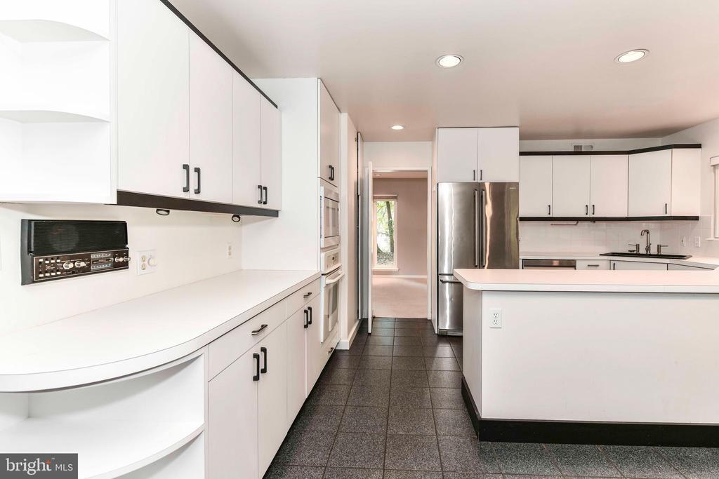 3318 Mantua Dr in Fairfax, VA - Building Photo