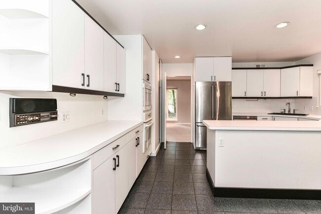 property at 3318 Mantua Dr
