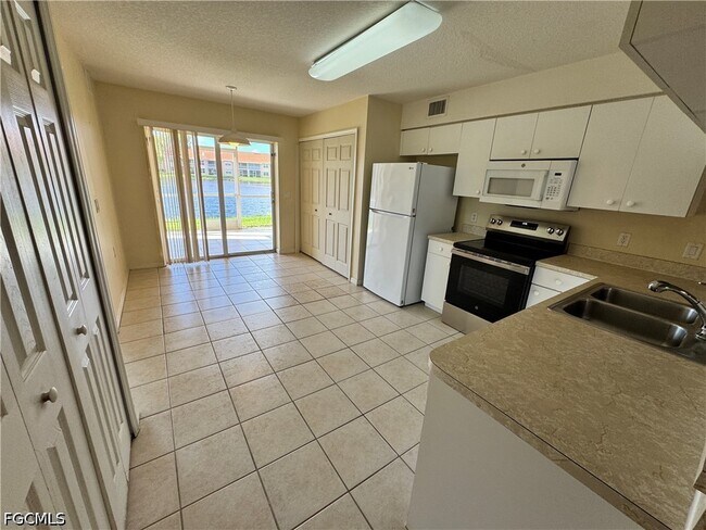 26700 Rosewood Pointe Dr in Bonita Springs, FL - Building Photo - Building Photo