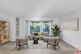 8933 Cadillac Ave in Los Angeles, CA - Building Photo - Building Photo
