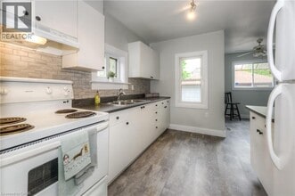 28 Stirling Ave N in Kitchener, ON - Building Photo - Building Photo