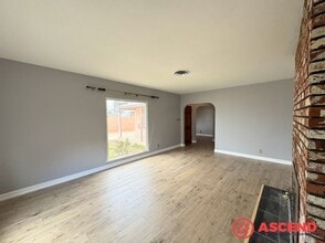 1602 Haldon St in Bakersfield, CA - Building Photo - Building Photo