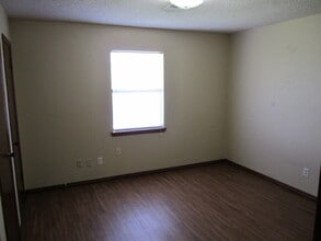 802 Swan Lake Rd in Edmond, OK - Building Photo - Building Photo