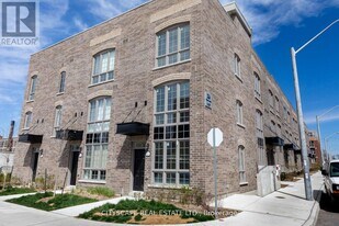 3 Elsie Ln in Toronto, ON - Building Photo