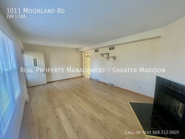 1011 Moorland Rd in Madison, WI - Building Photo - Building Photo