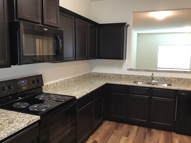 12318 Commander Dr in San Antonio, TX - Foto de edificio - Building Photo