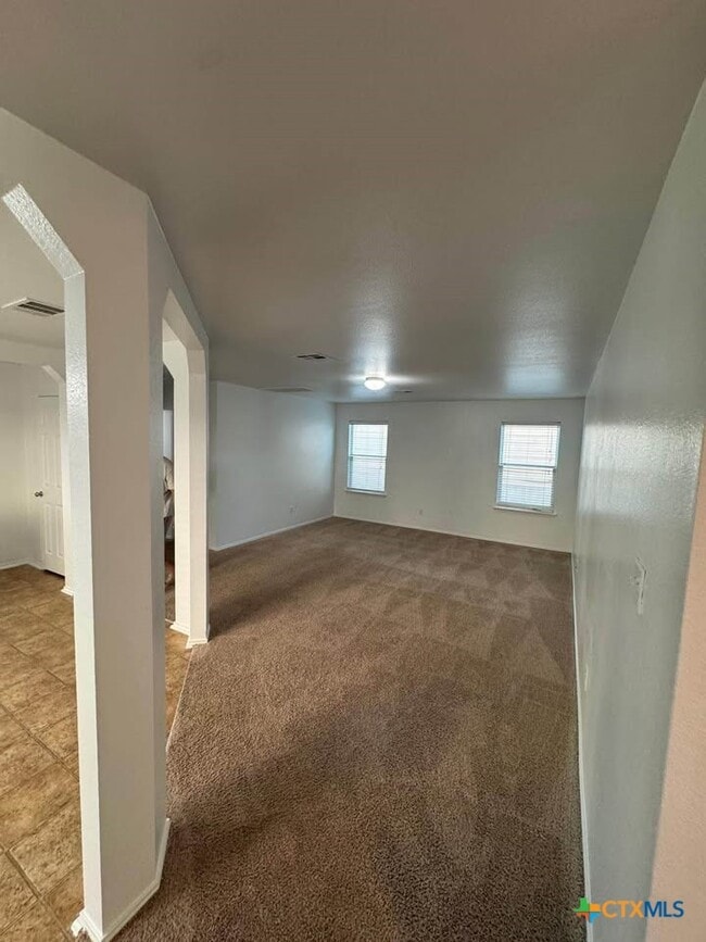 102 W Orion Dr in Killeen, TX - Foto de edificio - Building Photo