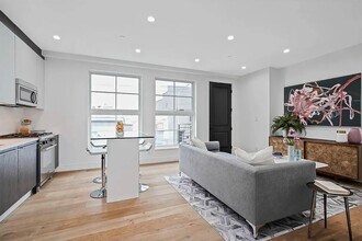 40 Huntington St in Brooklyn, NY - Building Photo - Building Photo