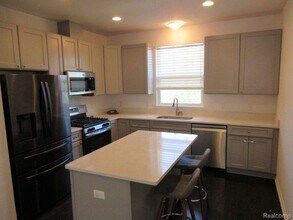 3147 Chambers W in Wixom, MI - Building Photo - Building Photo