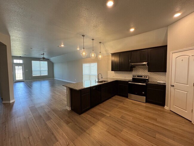 399 Hadley St in Woodway, TX - Building Photo - Building Photo