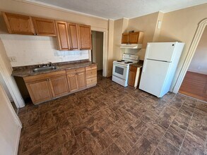 242-244-244 Orange St in Springfield, MA - Building Photo - Building Photo