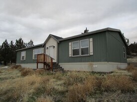 6241 N W Foster St in Prineville, OR - Building Photo