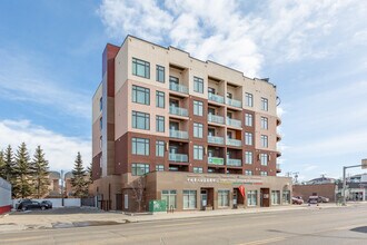 1402 Centre A St NE in Calgary, AB - Building Photo - Building Photo