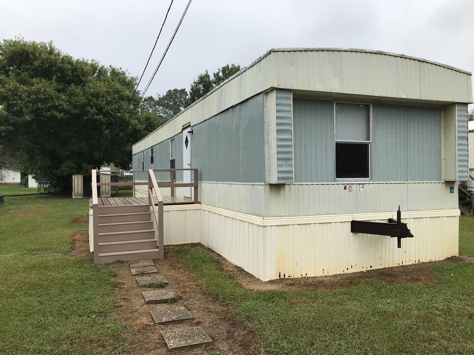 5001 Glade Rd in Anniston, AL - Foto de edificio