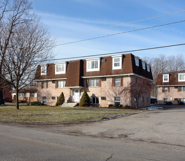 8250 Southern Blvd in Youngstown, OH - Building Photo - Building Photo