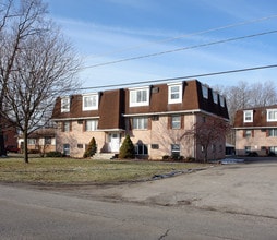 8260 Southern Blvd in Youngstown, OH - Building Photo - Building Photo