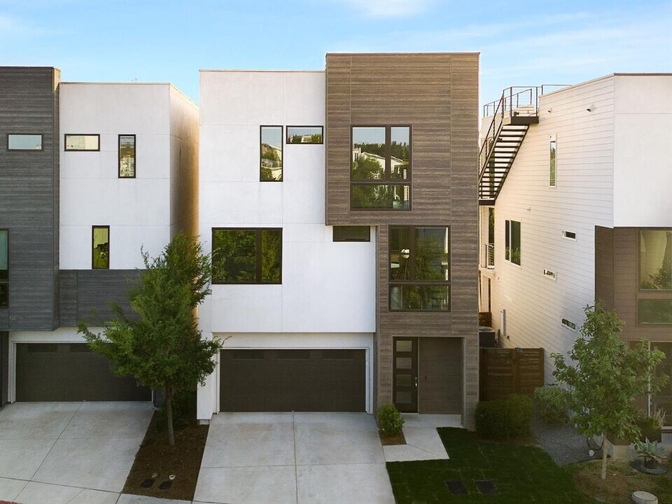 7919 Yellow Thistle Trail in Austin, TX - Building Photo