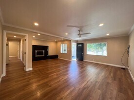 3095 Calzar Dr in San Jose, CA - Building Photo