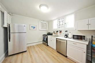 664 Auburn Ave in Buffalo, NY - Building Photo - Building Photo