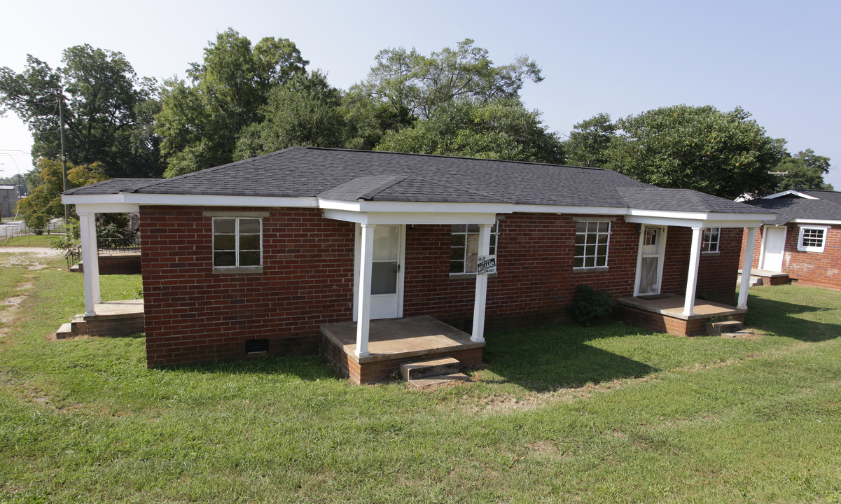 403 Cedar Ln Rd in Greenville, SC - Building Photo