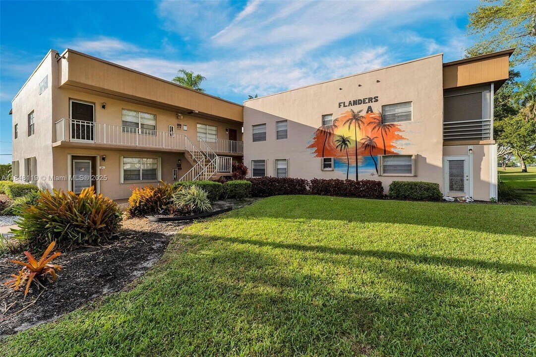 38 Flanders A in Delray Beach, FL - Building Photo