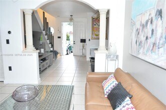 4849 NW 108th Path in Doral, FL - Building Photo - Building Photo