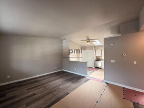 160 Meadows Cir in Crown Point, IN - Building Photo - Building Photo