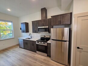 478 S Main St in Independence, OR - Building Photo - Building Photo