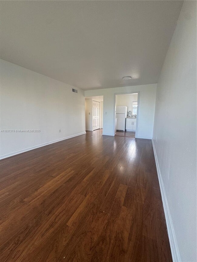 8400 Sunrise Lakes Blvd in Sunrise, FL - Building Photo - Building Photo