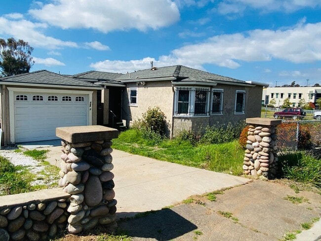 property at 4547 Imperial Ave