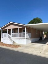 500 W Santa Maria St in Santa Paula, CA - Building Photo