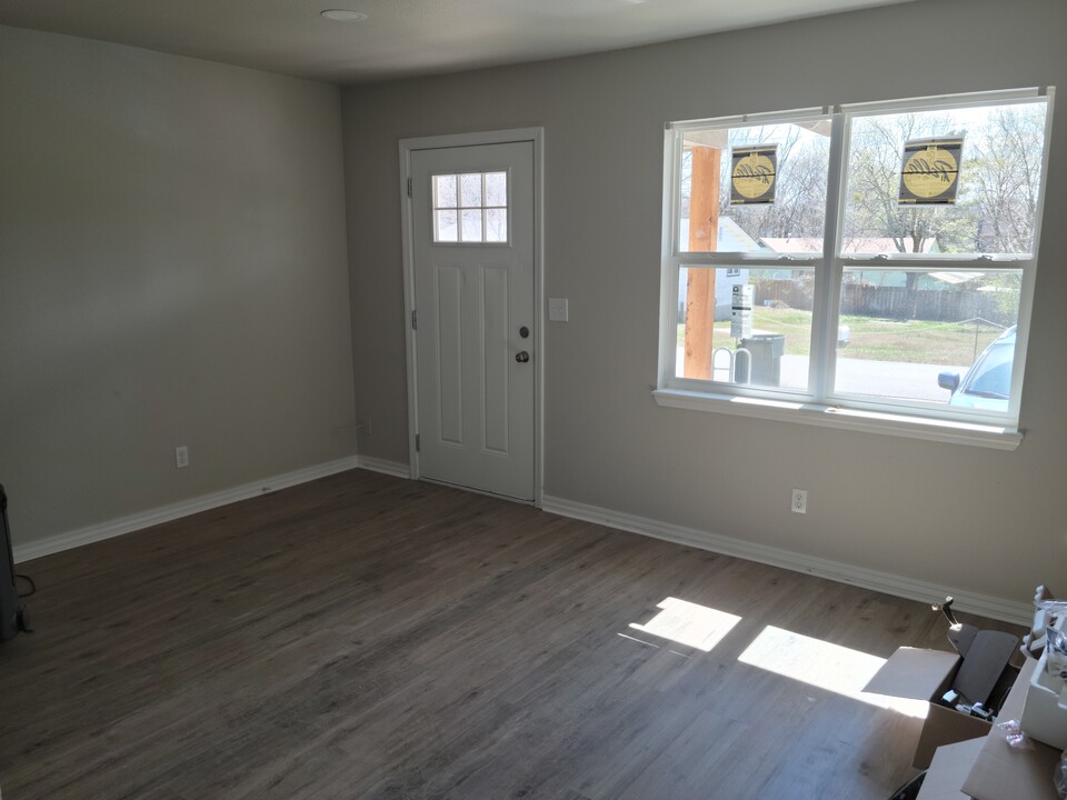 136 E Cleburn St in Fayetteville, AR - Building Photo