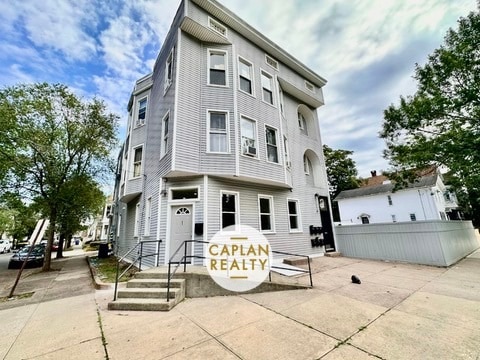920 Elm St, Unit 1