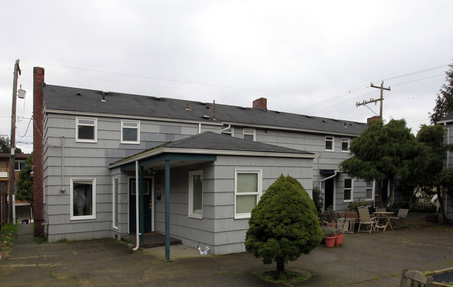 8001 Densmore Ave N in Seattle, WA - Building Photo - Building Photo