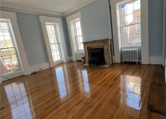 171 Broadway, Unit 1 in Norwich, CT - Foto de edificio - Building Photo