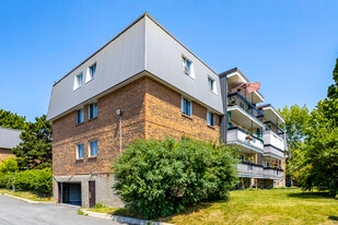 6320 Bonaventure in Brossard, QC - Building Photo